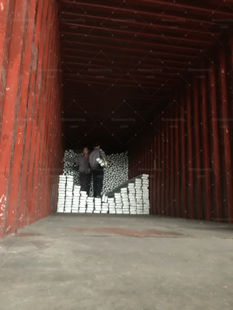Container loading photo for aluminum profiles shipment to Argentina - Aluminum profile China Wholesale10