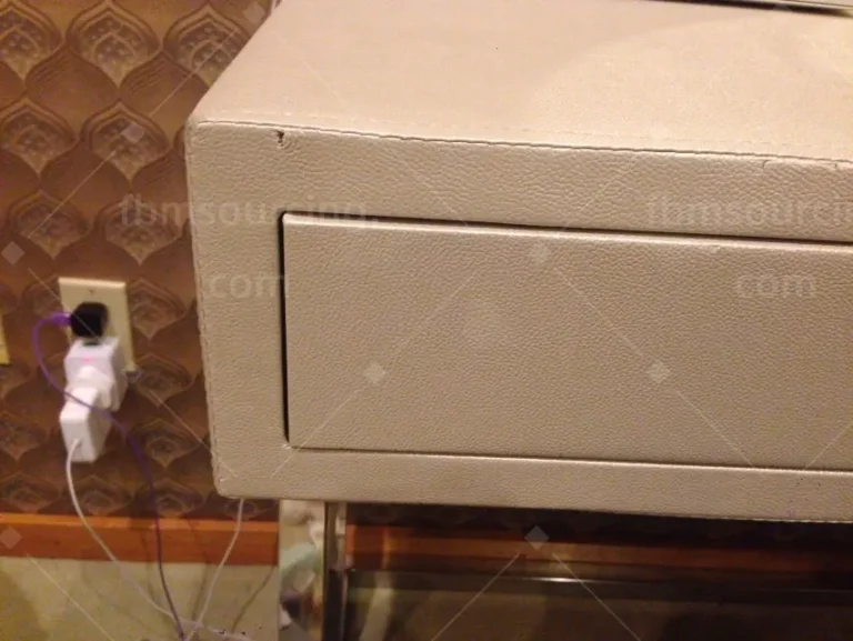 Cream storage cabinet quality check before Dubai shipment — FBM Sourcing