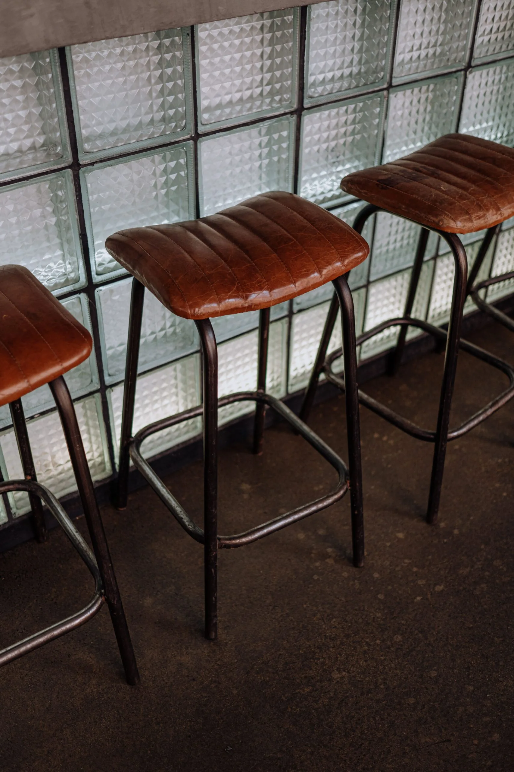 Bar stools sourcing from China — commercial bar and counter stool procurement