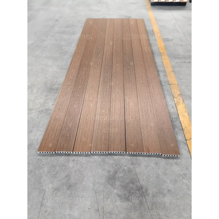 WPC decking color and surface batch consistency check at China factory