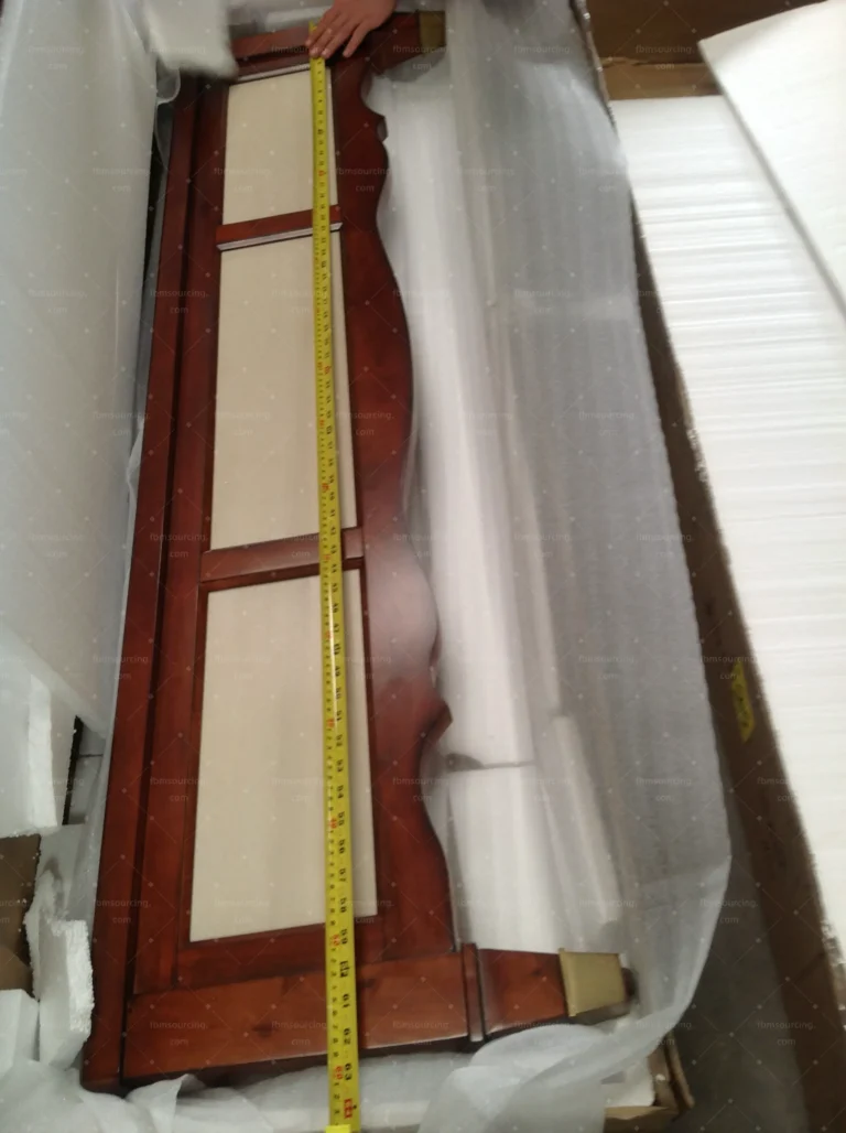 Solid wood sofa frame at the factory for the villa furniture order