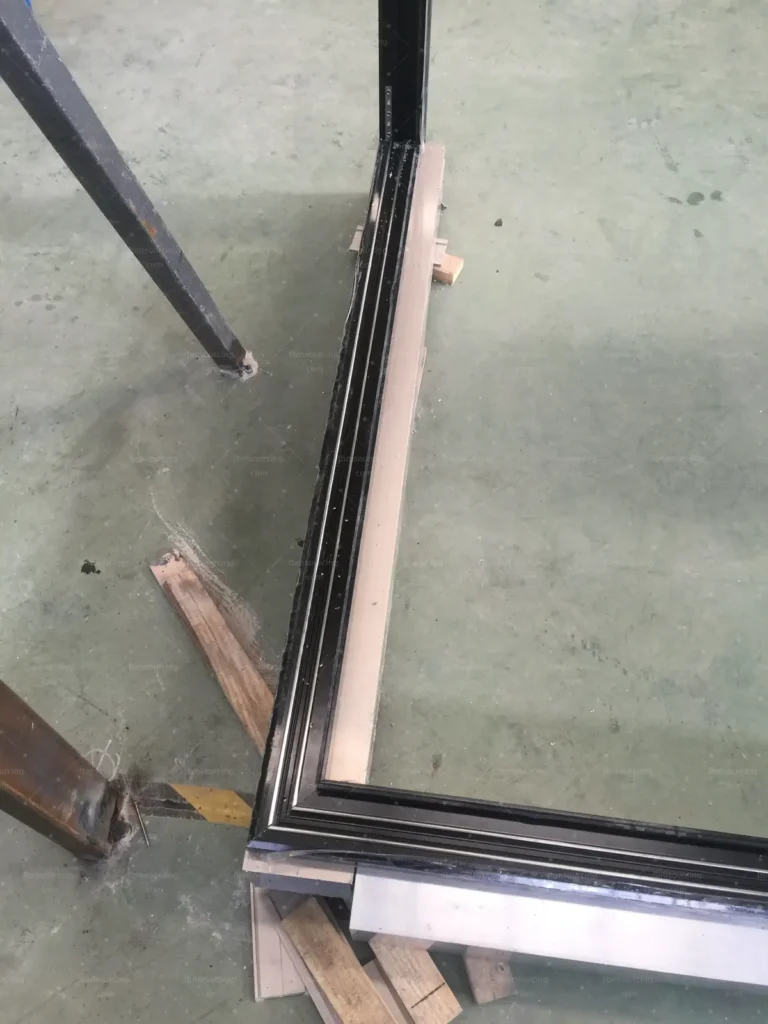 building material sourcing agent quality inspection - aluminum frame corner joint assembly check - US contractor project