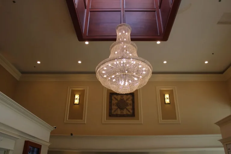 Chandelier sourcing from China – grand chandelier in a hotel interior