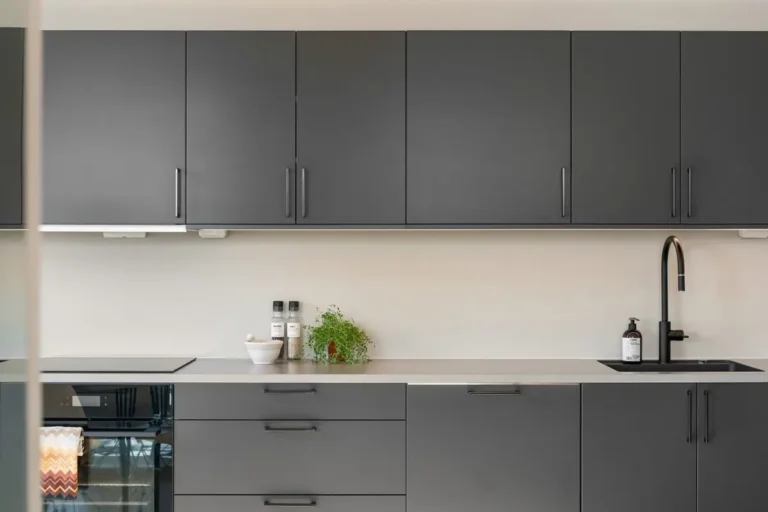 Melamine vs PVC vs lacquer cabinet finishes on modern kitchen cabinet doors