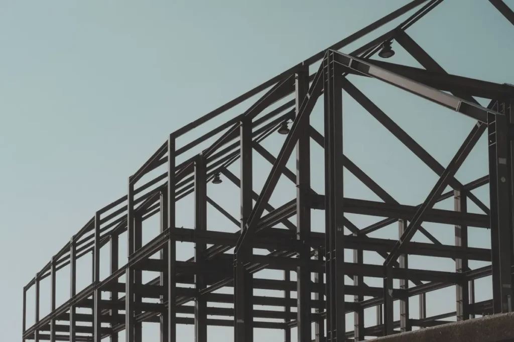 Steel portal frame structure under erection - steel structures sourcing from China for commercial buildings