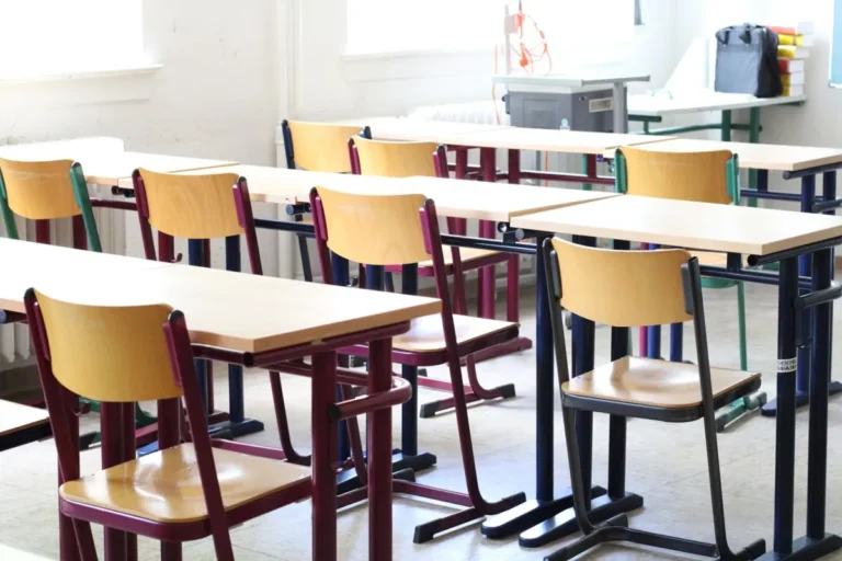 Top school furniture manufacturers in China – classroom desks and chairs