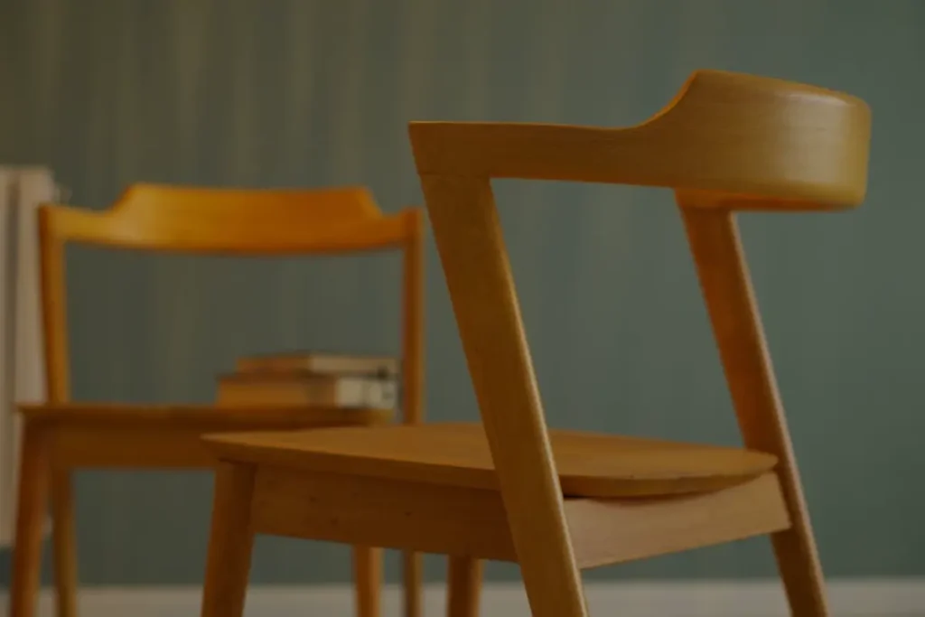 Curved solid wood dining chairs - wood chair sourcing from China
