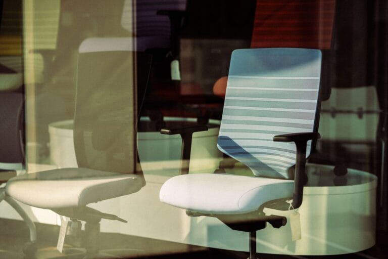 Contemporary ergonomic office chairs on display, illustrating office seating manufacturers in China for corporate fit-outs