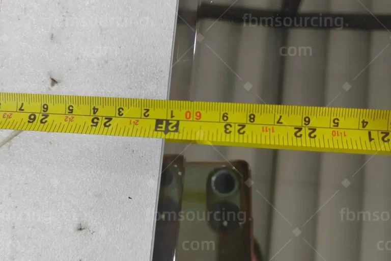 Bathroom mirror measured during inspection before shipment, hotel bathroom mirror manufacturers in China