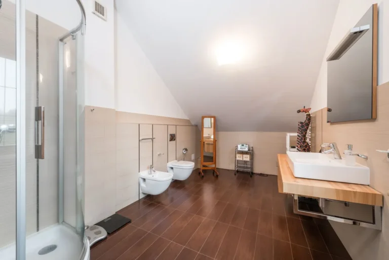 Contemporary bathroom with a glass shower cabin